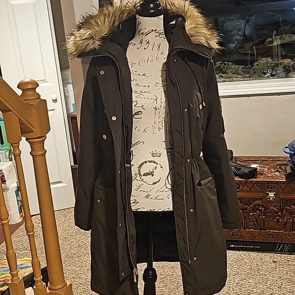 MICHAEL KORS COAT...army green..size medium...excellent condition - Picture 6 of 10